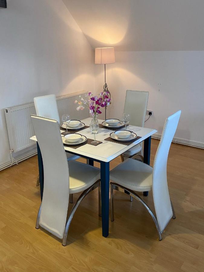 Modern Spacious Flat In Ipswich - Sleeps 6 - Parking Freston Exterior photo